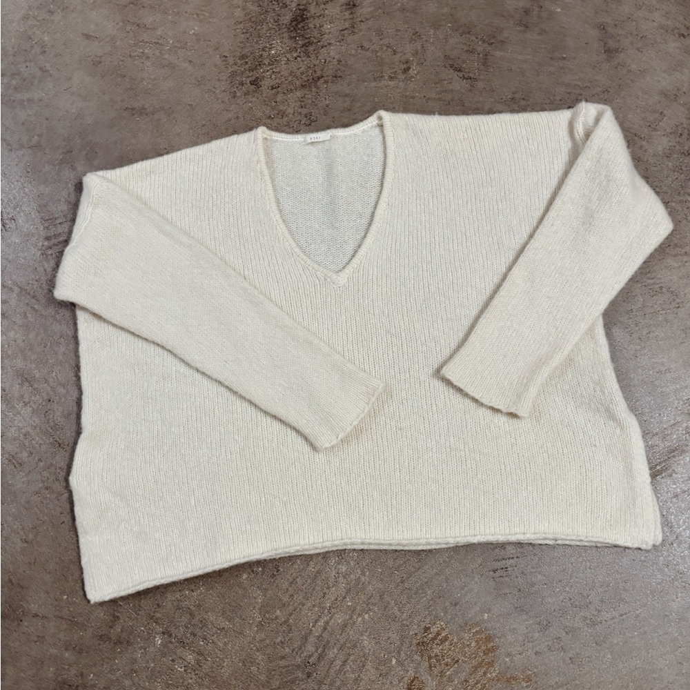6397 Cream wool/cashmere blend v neck Sweater